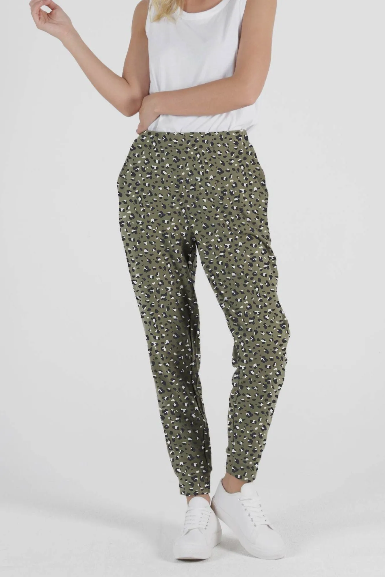 Betty Basics Lindsay Jogger in Puma Print