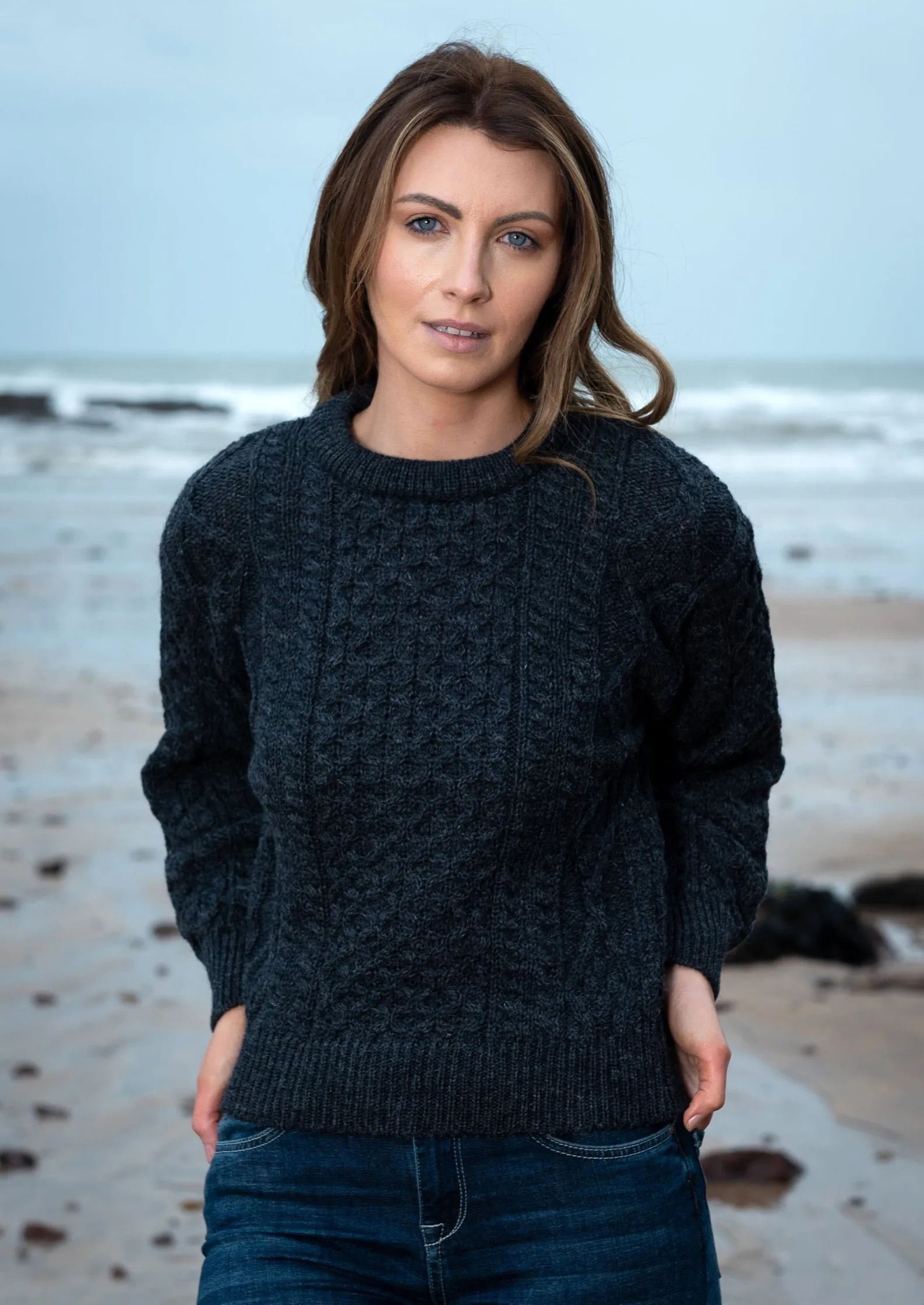 Inis Mor Aran Sweater | Charcoal